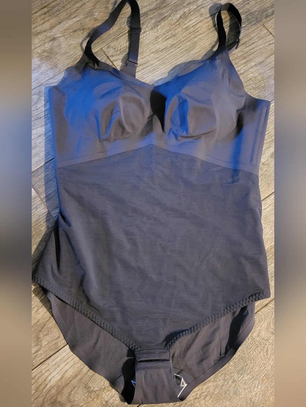 Honeylove Tank Bodysuit Shapewear Built In Wireless Bra Wide Adjustable Straps